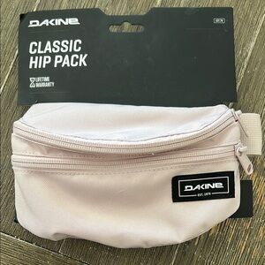 Dakine Classic Hip Pack in Soft Pink